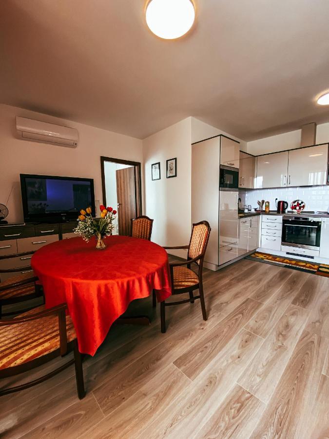 Galerius Apartmanok By Bltn Siófok Buitenkant foto