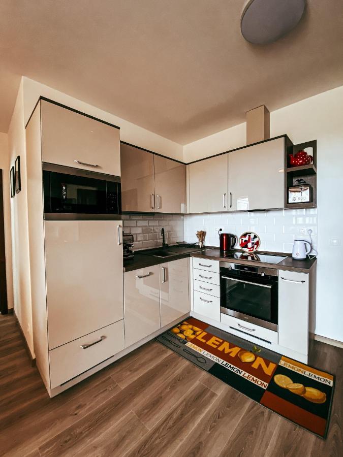 Galerius Apartmanok By Bltn Siófok Buitenkant foto