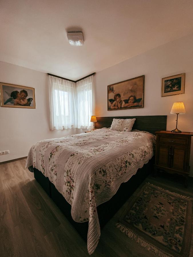 Galerius Apartmanok By Bltn Siófok Buitenkant foto